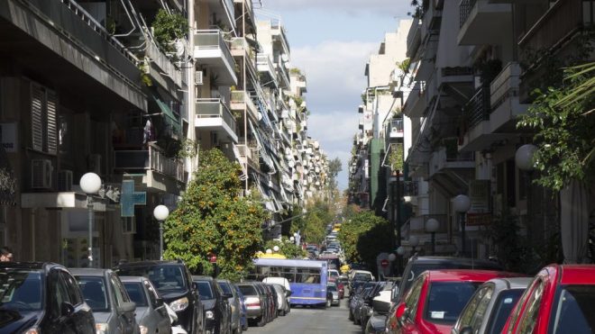 Behind the Accidentally Resilient Design of Athens Apartments