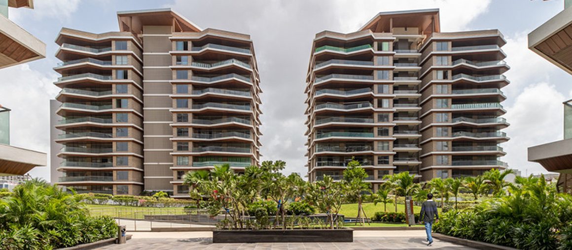 Luxury apartments feature underground rec club and a massive green roof