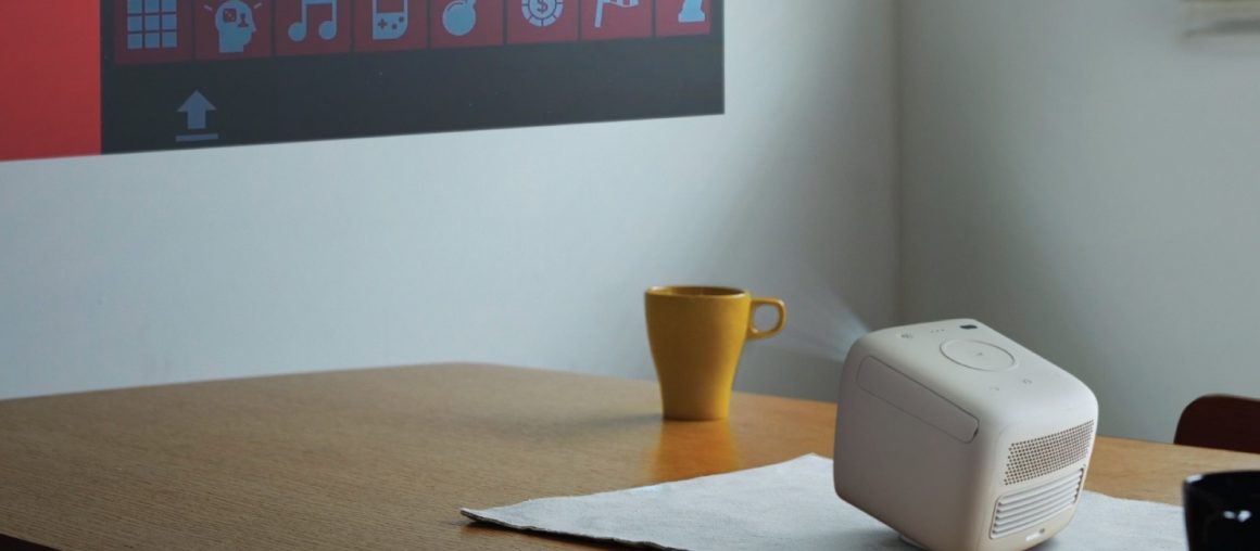 BenQ portable projector resembles old Mac with USB-C, more - 9to5Toys