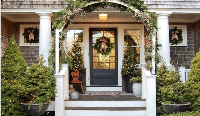 These Christmas Yard Decorations Will Make You Look Forward to the Holiday Season | Hunker