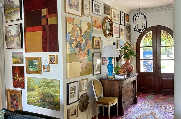 How to Create a Gallery Wall Like a Designer