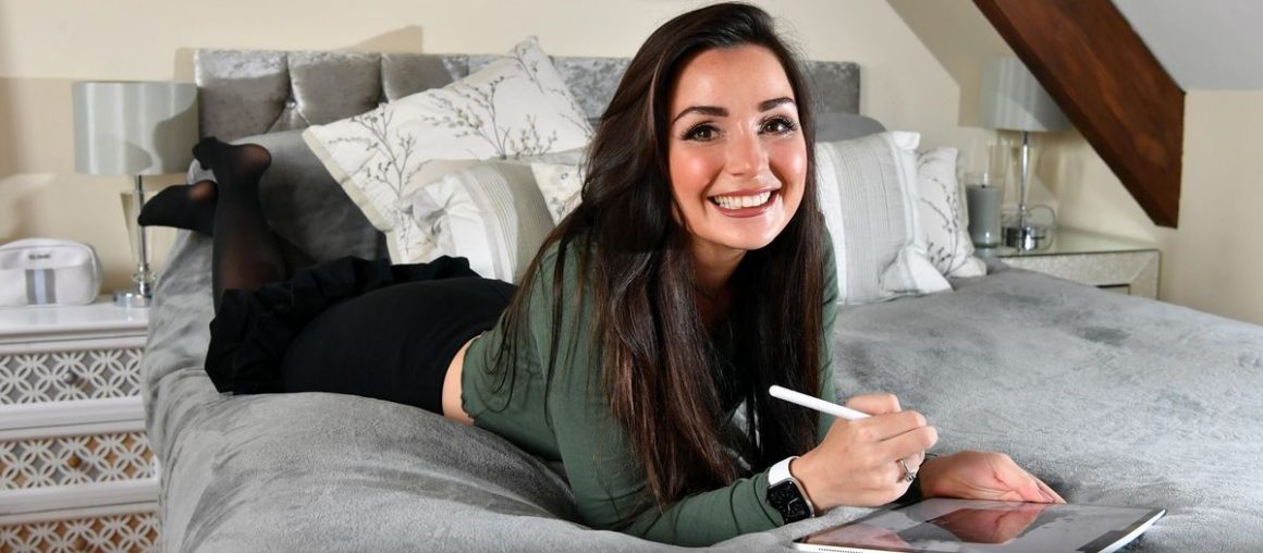 Woman earns £40,000 a month working from her bedroom
