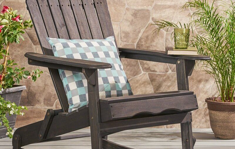 Our Guide For The Most Alluring Front Porch Chairs
