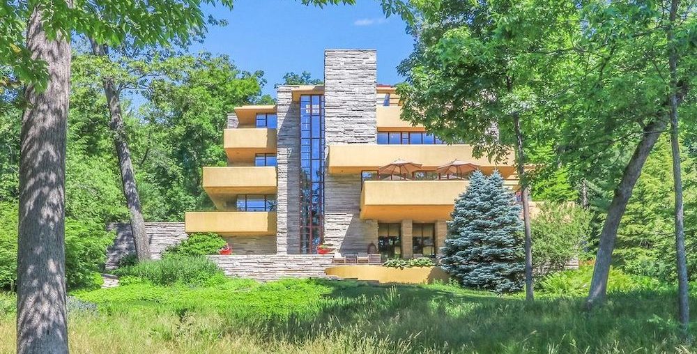$6.6M Fallingwater Knockoff in Wisconsin Seeks a Wright-Loving Buyer