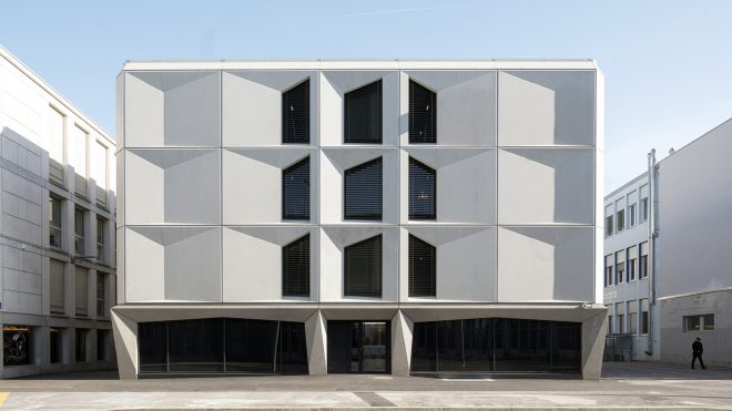 Flon Hotel / LOCALARCHITECTURE