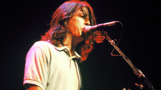 Foo Fighters are bringing back their 1995 tour t-shirts to benefit the #SaveOurVenues campaign