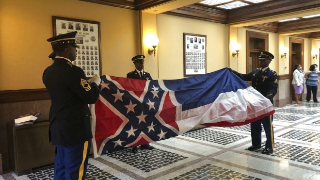 Group fights to keep Confederate emblem on Mississippi flag