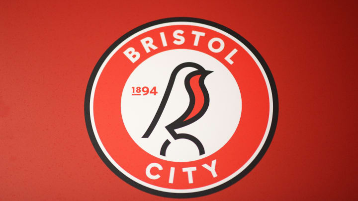 hummel Release Crazy Bristol City Goalkeeper Kits