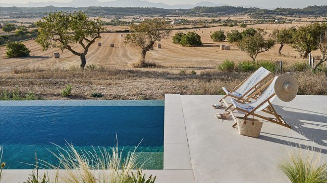 Casual Spanish Summer House With a Mediterranean Design