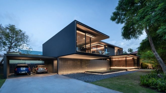 The Perfect Modern House Design for Two Busy Airplane Pilots