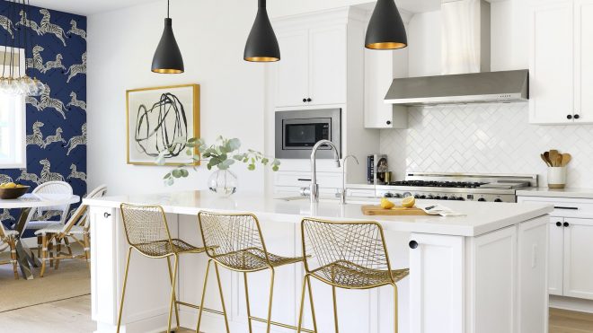 Vivid Wallpaper Gave This New-Build Home a Much-Needed Jolt of Life