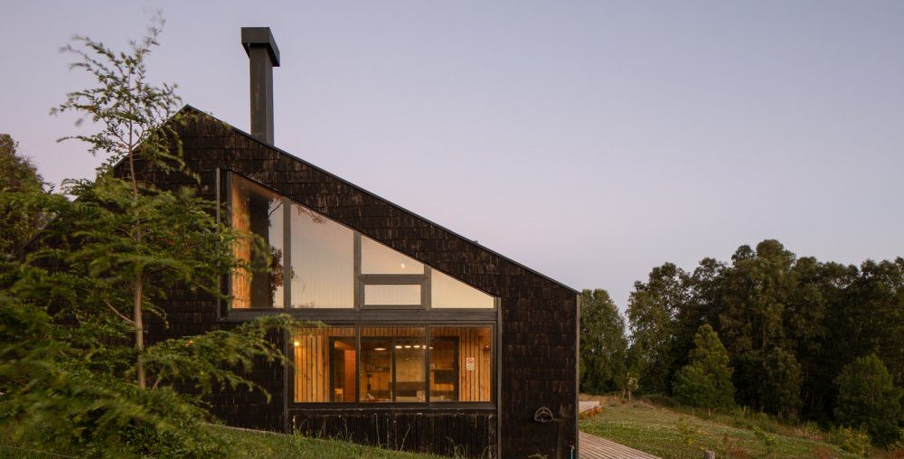 Wholesome Chile House With Views of A Beautiful Lake and Distant Volcanos