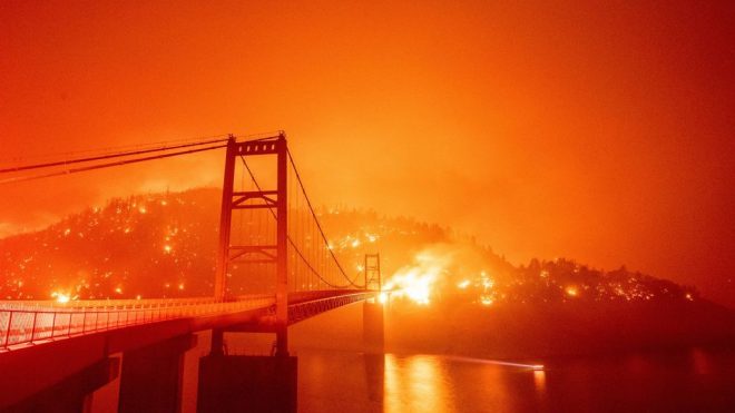 Apocalyptic Photos of the Wildfires and Smoky Skies on the West Coast