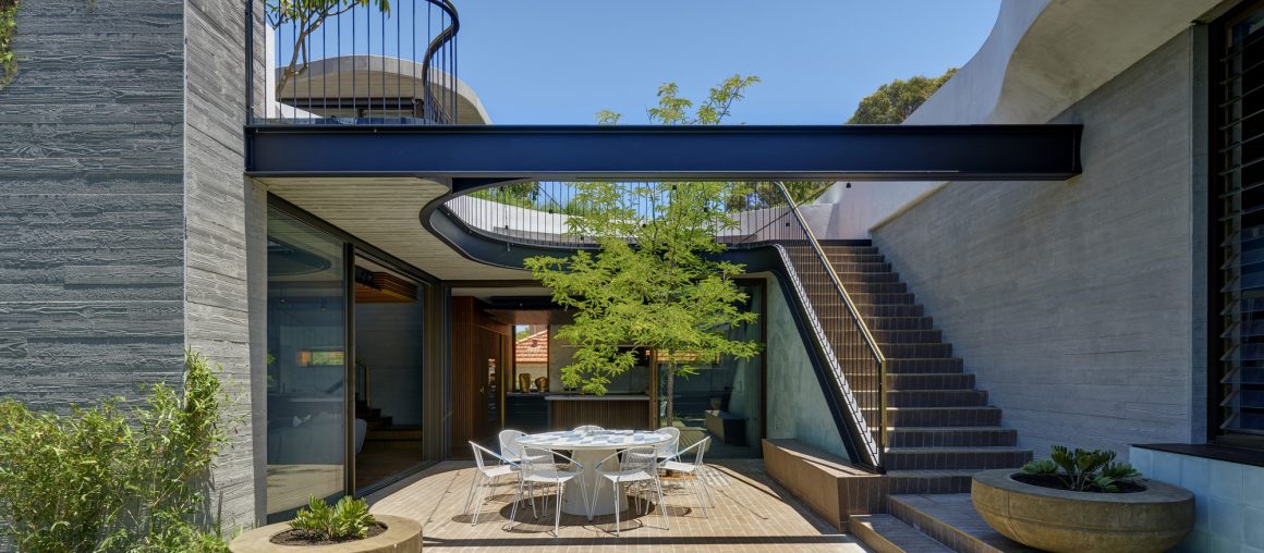 Roscommon House / Neil Cownie Architect