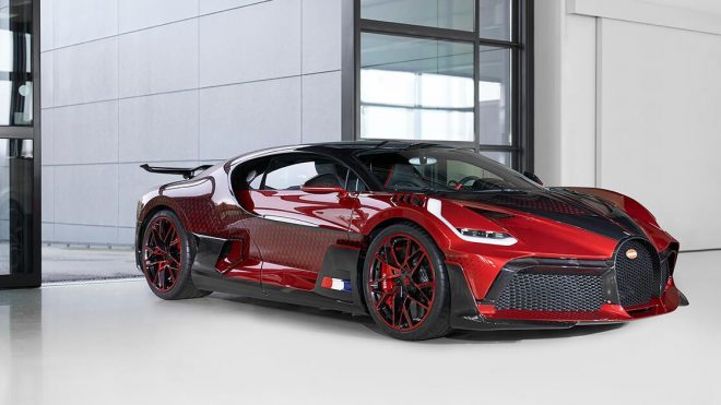 Bugatti nearly quit painting this Divo 'Lady Bug' because it was so complicated